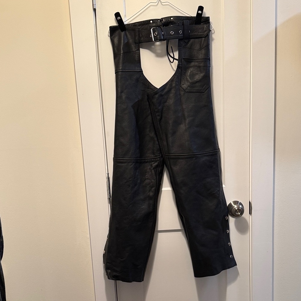 River Road unisex Black Leather Motorcycle biker Chaps size S